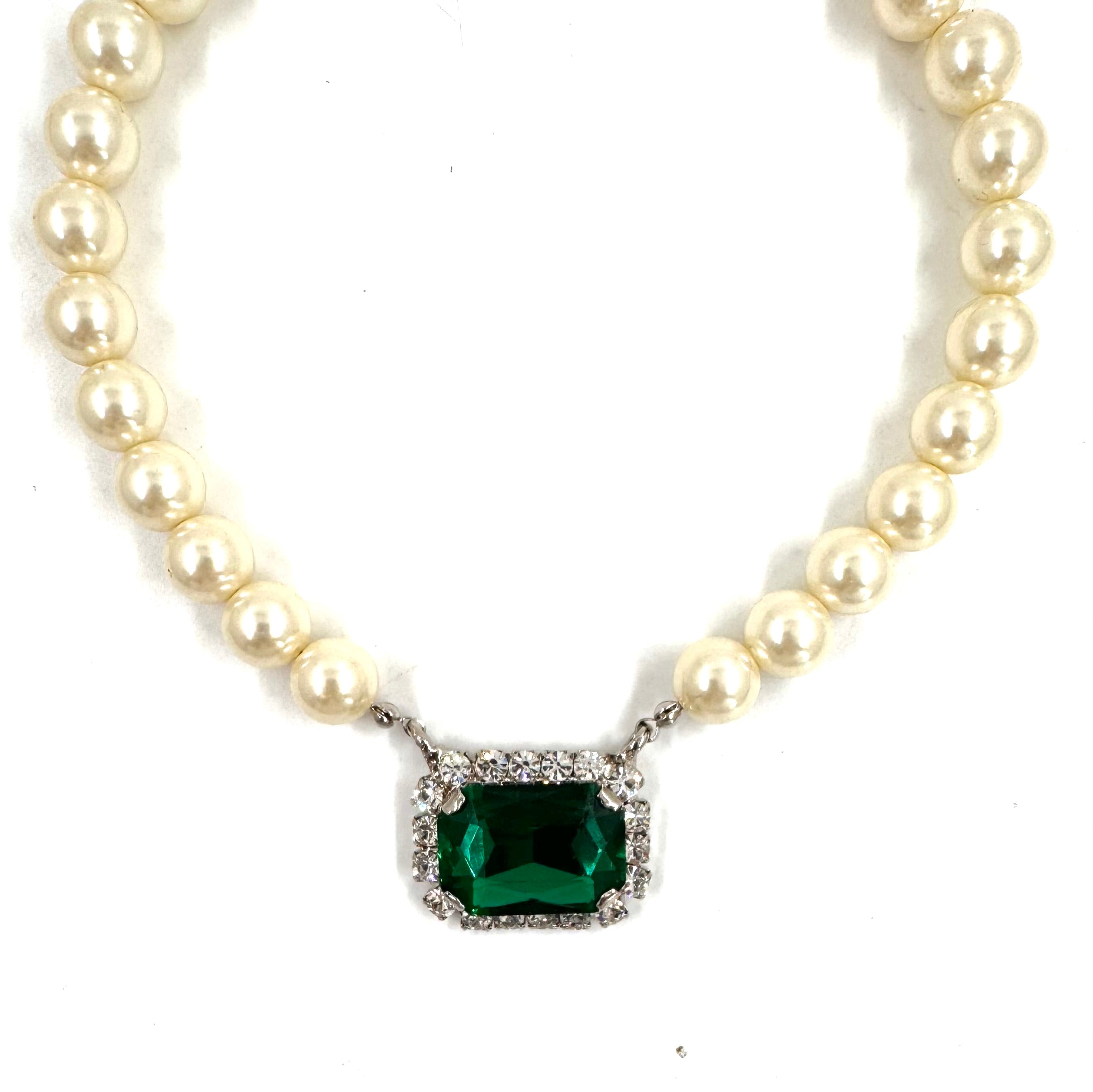 GENNY NECKLACE